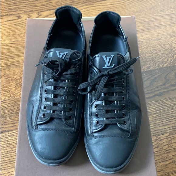 Men’s Louis Vuitton sneakers - Picture 2 of 6